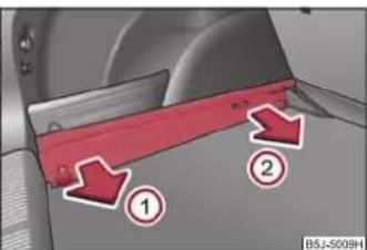 SKODA Fabia (2010) - Extraction des glissières de support - 2
