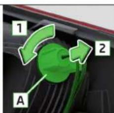 SKODA Rapid (2014) - Remplacement des ampoules du bloc optique arrriere - 2