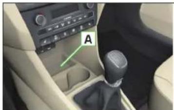 SKODA Rapid (2014) - Compartment de rangement dans la console centrale - 1