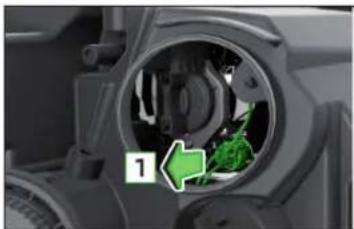 SKODA Rapid (2014) - Remplacement de I'ampoule des feuix diurne et de position - 2