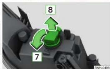 SKODA Rapid (2014) - Remplacement de I'ampoule du feu antibrouillard - 4