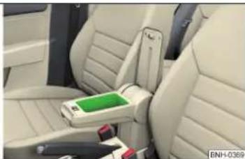 SKODA Rapid (2014) - Compartment de rangement sous l'accoudoir avant - 2