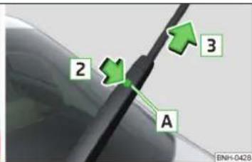 SKODA Rapid (2014) - Changer les balais d'essuie-glace de la lunette arrriere - 2