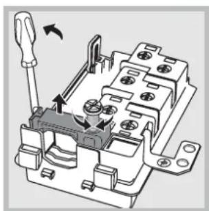 HOTPOINT-ARISTON FZ 103 GP.1 IX HA - Montage du cable d'alimentation - 2