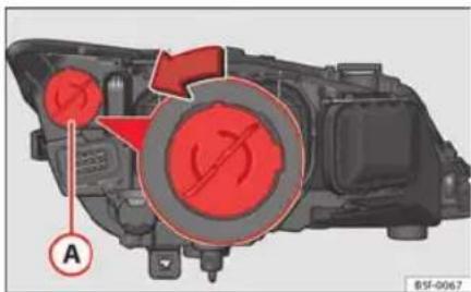 SEAT Leon SC (2014) - Remplacement des ampoules du phare - 3