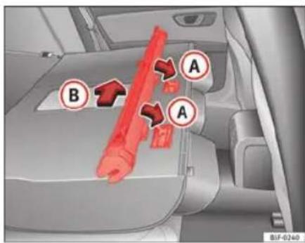 SEAT Leon SC (2014) - Utilisation du filet de séparation avec le dossier de la banquette arrière rabattu - 1