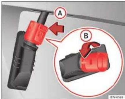 SEAT Leon SC (2014) - Changement des ampoules pour l'éclairage de la plaque d'immatriculation - 2