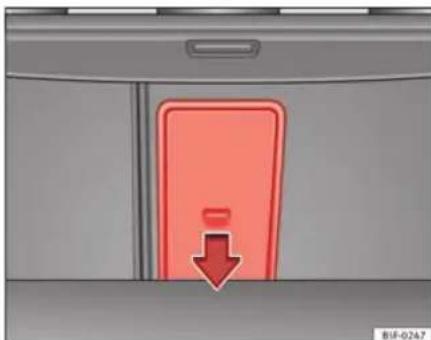 SEAT Leon SC (2014) - Trappe de chargement pour le transport d'objets longs - 2