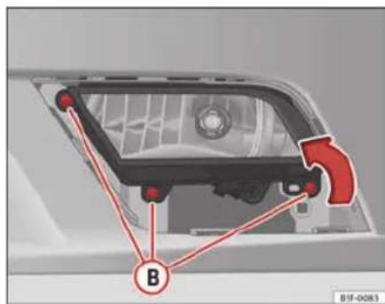 SEAT Leon SC (2014) - Remplacement d'une ampoule de projecteur antibrouillard - 2