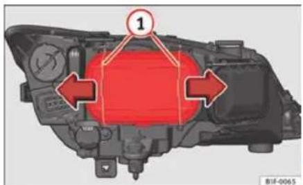 SEAT Leon SC (2014) - Remplacement des ampoules du phare - 1