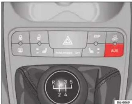 SEAT Ibiza SC (2011) - Connecteur d'entree auxiliaire Audio (AUX)* - 1