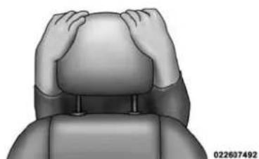 Chrysler 200 Sedan (2014) - Réinitialisationdesappuie-téteactifs - 1