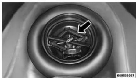 Chrysler 200 Sedan (2014) - Retraitdelarouedesecours - 1