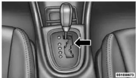 Chrysler 200 Sedan (2014) - DÉMARRAGEETCONDUITE - 1