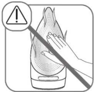 Warning symbol showing hand holding a bag with a diagonal line, indicating no chemical hazard