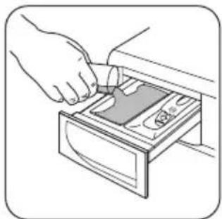 ZANUSSI ZWG 5140 P - De klep staat omlaag en u wilt poeder toevoegen: - 2