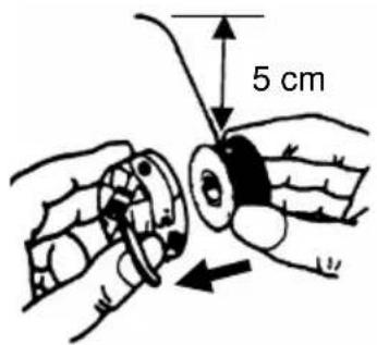 AEG 11230 - METTRE LA CANETTE DANS LA CAPSULE - 1