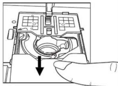 TOYOTA EZ1U1 - Acheminement du fil de la canette - 4