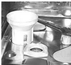 Ariston Thermo LV 650 A - Het opvullen met zout - 1