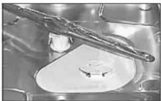 Ariston Thermo LL64 BSW - Cleaning the sprayer arms. - 1