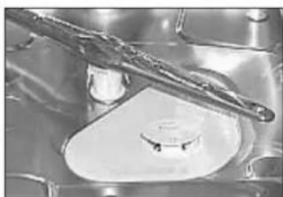 Ariston Thermo LI480A - Reinigung der Sprüharme - 1