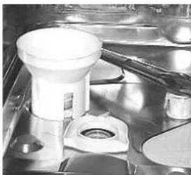 Ariston Thermo LI480A - Caricamento del sale. - 1