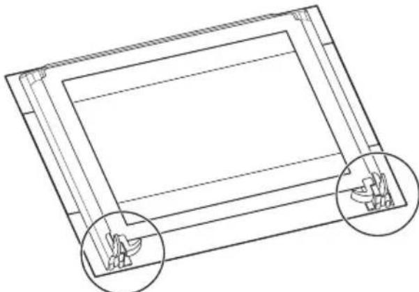 ELECTROLUX EOB 31004 X - Retrait de la porte du four et du panneau interne en verre - 4