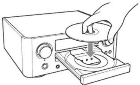 TEAC CRH700B - Deporre il disco nel cassetto portadisco con il lato dell'etichetta rivolto in alto. - 1