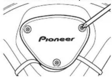 PIONEER SGYPM900H90 - Afloje los tornillos del transmisor y retire la tapa. - 1