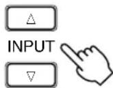 YAMAHA AVS77 - Druk op INPUT en kies de ingang die u een naam wilt geben (AUX, DIGITAL 1 of DIGITAL 2). - 1
