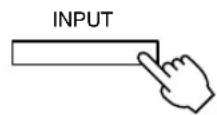 YAMAHA AVS77 - Premere il tasto del selettore INPUT (oppure INPUT / sul telecomando) per scegliere DIGITAL 1 e DIGITAL 2. - 1