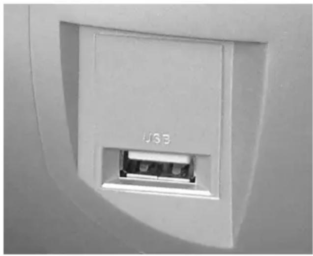 GRUNDIG RCD 1445 USB - Aansluiten van een MP3-speler of een USB-geheugenstick - 1