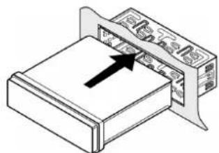 MEDION P 62010 - Inserting the car radio - 1