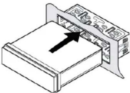 MEDION MD 83328 LIFE P62025 - Mise en place de l'autoradio - 1