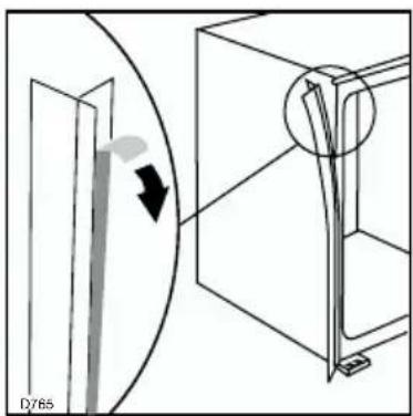 ELECTROLUX ERP 34900 X - Upozornění: udržujte větrací otvory volně průchodné. - 3