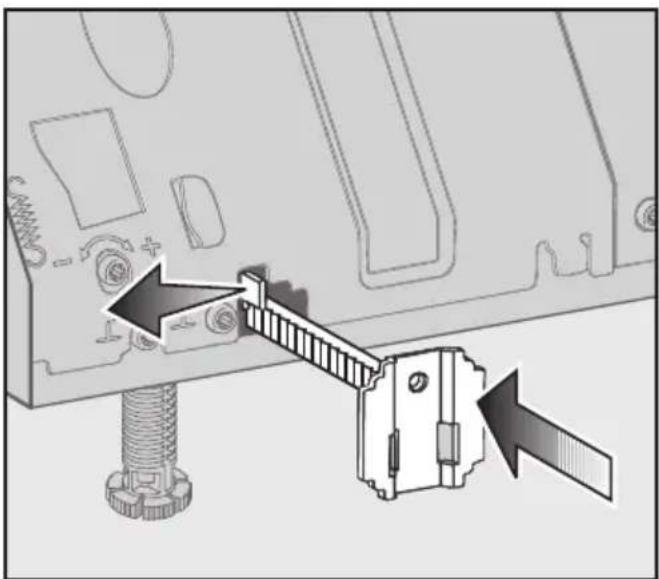 MIELE GDU 60651 - 8.Pose de la plinthe - 2