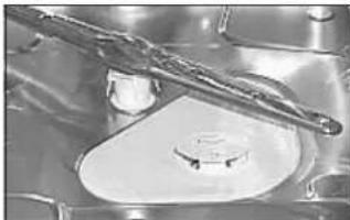 SCHOLTES LVM 1267 BA - Cleaning the Sprayer Arms - 1