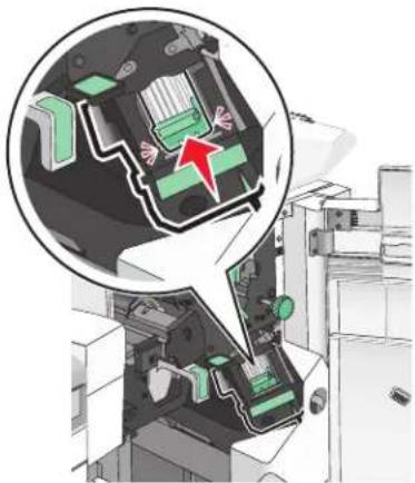 LEXMARK C950 - Remplacement de la cartouche d'agrafes dans l'agrafeuse standard - 6