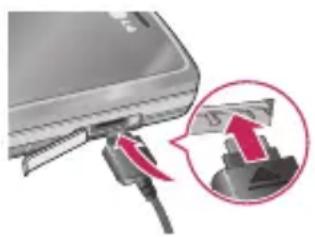 LG KE970 - Charging the Battery - 1