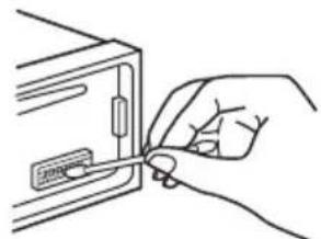 SONY CDXR3300MP - Aansluitingen schoonmaken - 1