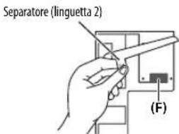 KENWOOD KDCBT49DAB - Rimuovere orizzontalmente il separatore (linguetta 1) dell'antenna a pellicola (F) e applicarla al parabrezza. - 3