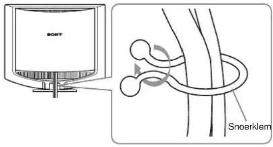 SONY SDMHS94P - Stap 3:De snoeren vastzetten en de achterklep terugplaatsen - 1