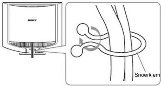 SONY SDMHS74P - Stap 3:De snoeren vastzetten en de achterklep terugplaatsen - 1