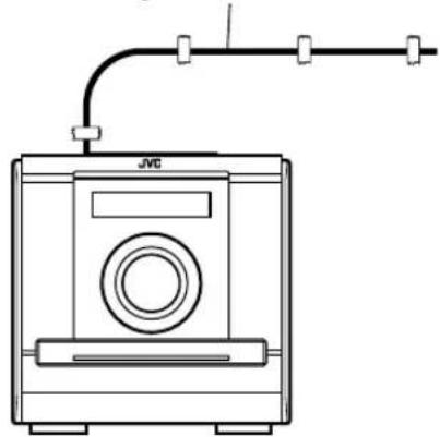 JVC SPFSXA1 - Anschlieben der UKW-Antenne (mitgeliefert) - 2