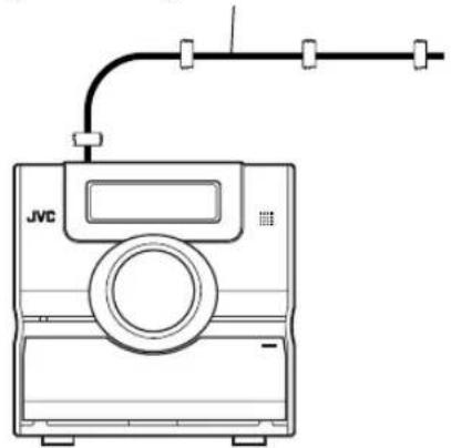 JVC CAEXD5 - Anschlieben der UKW-Antenne (mitgeliefert) - 2