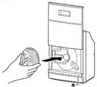 KENWOOD C717DV - Insertion d'un disque - 1