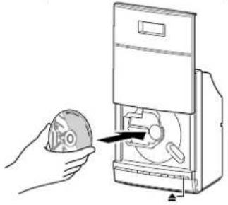 KENWOOD C717DV - Inbrengen van een disc - 1