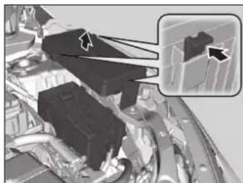 Honda Civic (2016) - Boîtier à fusibles du compartiment moteur - 1