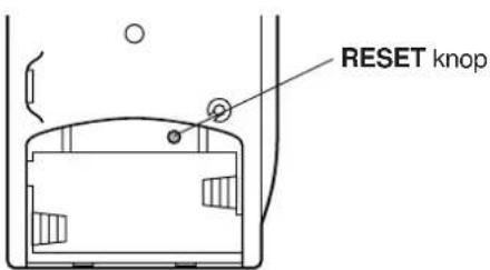 YAMAHA DSPA2 - Installeren van de batterijen in de afstandbediening - 2
