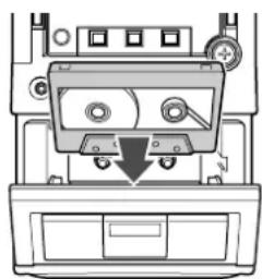 JVC UXM55R - Chargement d'une cassette - 2